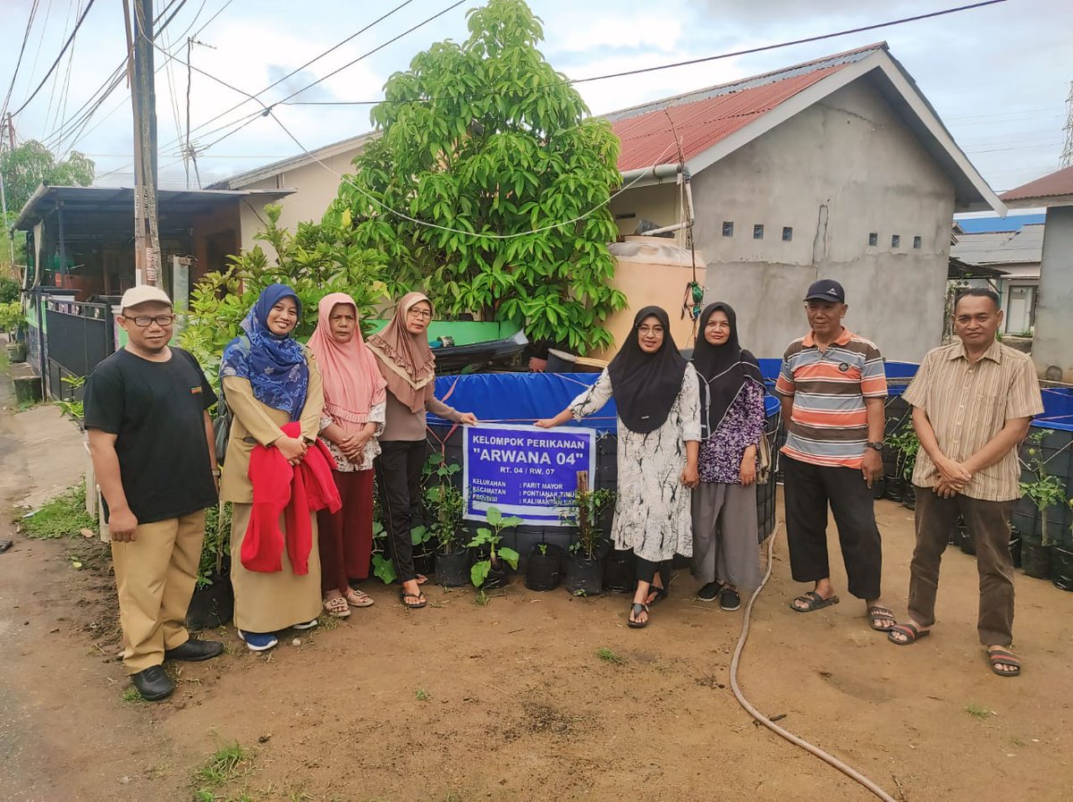 fatmaptk03's tweet photo. Selasa, 21 Januari 2025, Fatmawati, Luhkan Kota Pontianak, di Pokdakan Arwana 4, Kec.Pontianak Timur, melakukan kunjungan dan  pencatatan  hasil produksi ikan lele sebanyak 150 kg dgn harga 23.000/kg
#GiatLuhkanSatminkalTegal
#Luhlapor https://t.co/pGgVg4khj4