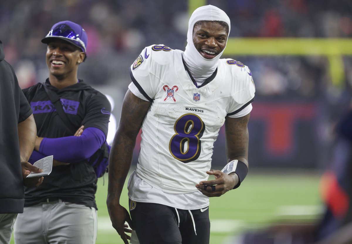 Lamar Jackson is responsible for 25% of all games where a QB had a Perfect Passer Rating since he got to the league (4/16) 🪄
