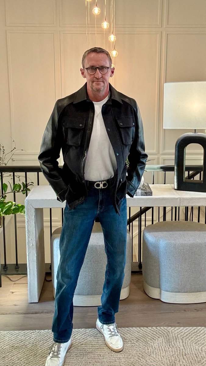 SKCMensStyle's tweet photo. Gents, let’s get ready for the weekend. T-shirt, leather jacket and jeans say “let’s go”! #mensfashion #menswear #mensstyle  🍻🥃 https://t.co/XEVpN8LuVe