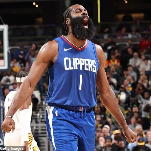 BiasedHouston's tweet photo. 35 years old. Year 16. All-Star. 

He won’t be properly appreciated until he retires. https://t.co/vzRdYTio0T