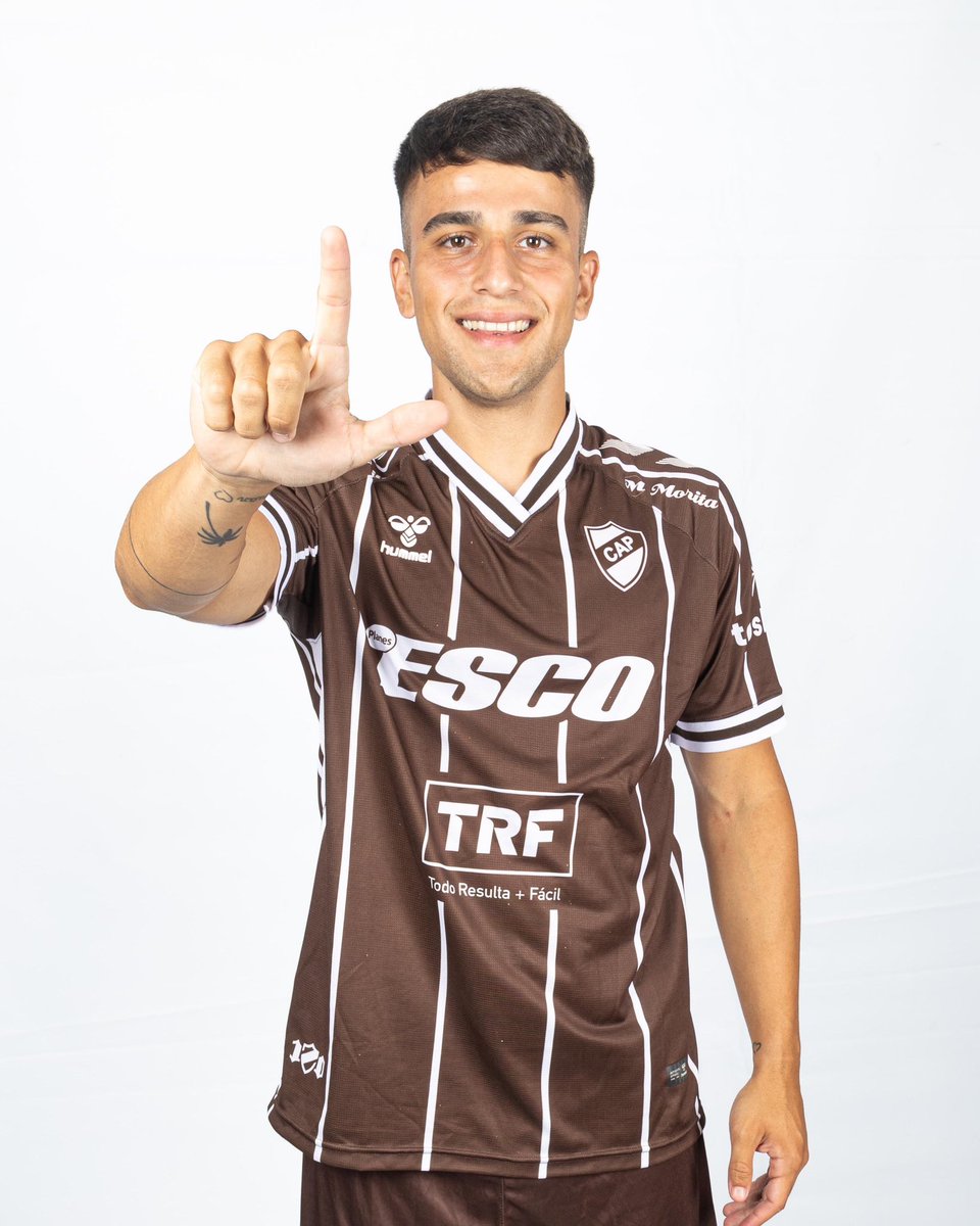 ⚽️ El mediocampista Agustín Funes, categoría 2004 y formado en Talleres (Cba), se incorporó a #Platense

✍🏻 Arribó en condición de libre y firmó contrato con el club hasta el 31/12/26.

¡Éxitos, Agus! 💪🏻

#VamosCalamares🦑