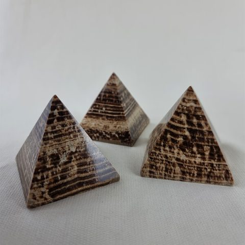 GemrockPeru's tweet photo. #Aragonite: Biologically, calcite and aragonite form the skeletons and shells of most marine organisms, amazing crystal for decor and jewelry  - #Crystals for your #CrystalShop from #Gemrock Peru #CrystalWholesale #EthicalCrystals https://t.co/J2kvpdQcsD https://t.co/uqR5btrnlP