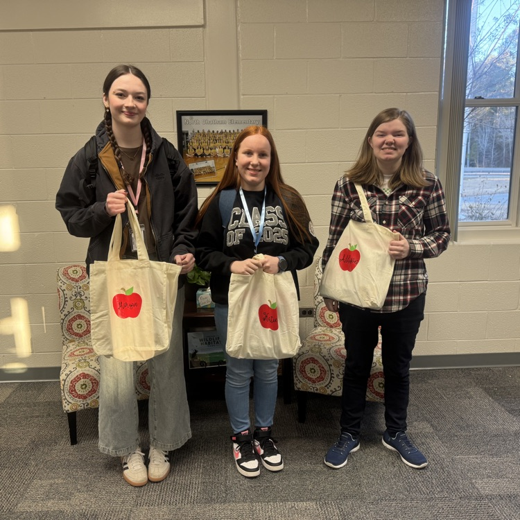 north_chatham's tweet photo. NCE is excited to partner with the Teacher Cadet program @SeaforthHS. These high school students will be interning in some of our classrooms to learn what it's like to teach! 🍎 #onechatham #CCSshines https://t.co/2ArFvICbG9