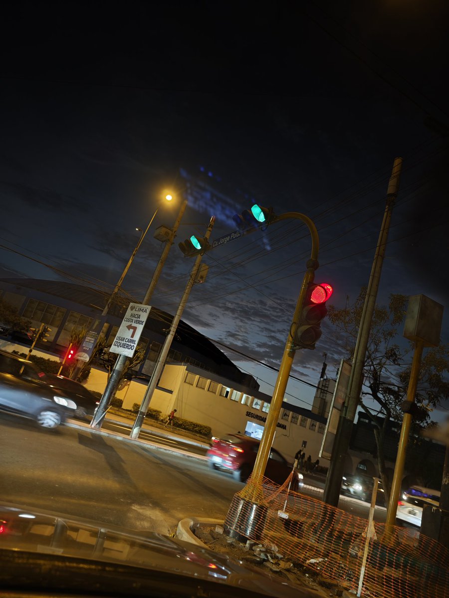 Este semáforo de Jorge Polar es un chiste, image size:900x1200