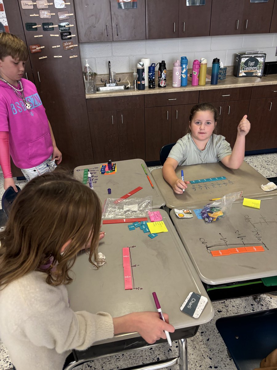 Miss Pellock ♡ tweet media