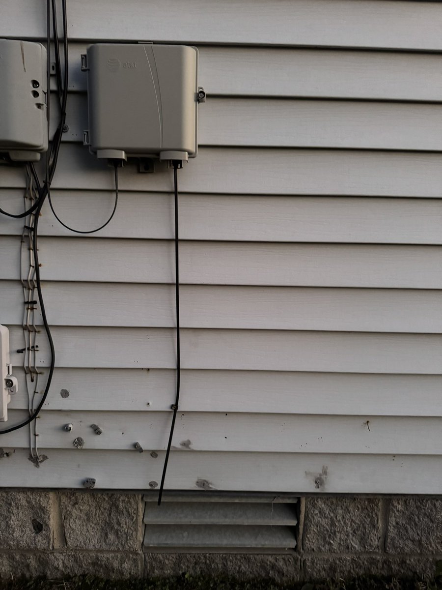peterbedor's tweet photo. @ATT this how you guys normally run fiber? Through crawlspace vents? https://t.co/fG8rzLqvTz