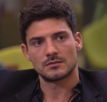 comment32 tweet media