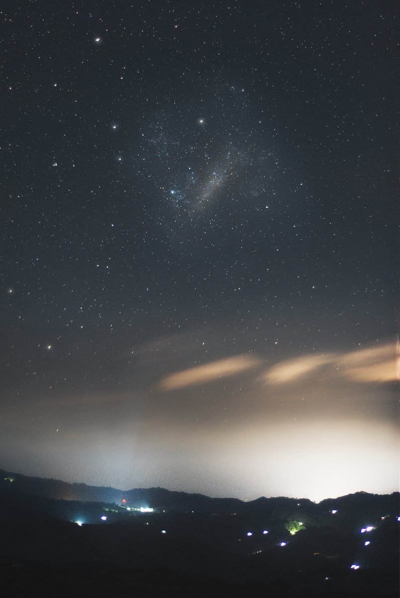 JuanDQuintero01's tweet photo. GRAN NUBE DE MAGALLANES
Aprovechando un poco las noches despejadas para capturar a esta galaxia, que se logra ver a simple vista como una bruma justo al sur
Un apilado de 30 fotografías para lograr sacarle un poco más de detalle https://t.co/QDUUq0yrRh