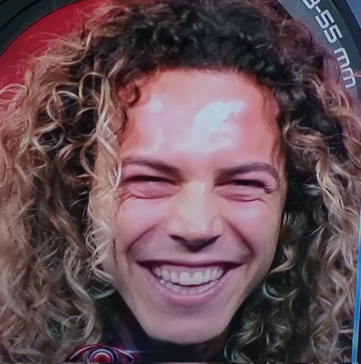 GIOVANNI___1979's tweet photo. Ce la facciamo a spedirlo dalla sua Yulia?! #grandefratello https://t.co/qCISdCLAUW