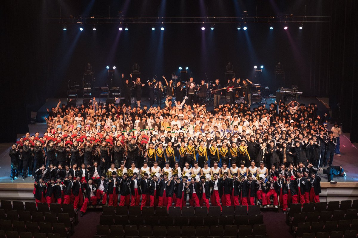 年明け一発目は毎年恒例になったソニックダンスステージ💃
明日です！！当日券もいけるっぽいのでお近くの方、予定空いた方はぜひ◎
超絶豪華セット&amp;高校生のダンスは圧巻🥳

初回から毎回歌わせてもらえるのありがたいなあ💓
というわけで、2025年もたのしく豊かに歌っていきたい所存。