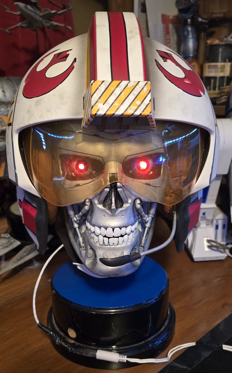 RayLawsonII's tweet photo. " COME WITH ME IF YOU WANT TO DESTROY THE DEATHSTAR !!" https://t.co/vTjsaRhFh1