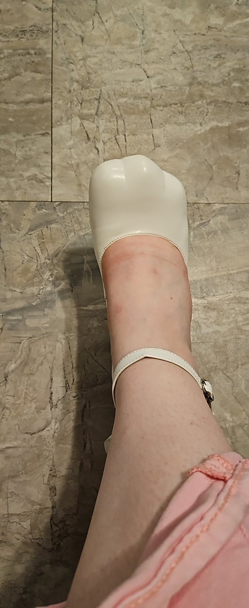 slug_bun's tweet photo. @Vinaofthevalley help!! I just got my shoes and I ordered the size I usually run in European sizes (41. US size 10W) and it's way too small 😭😭 I'm so sad they're so adorable but they just are really uncomfortable in the size they came as :(

Is there a way to get an exchange? https://t.co/5xCPNwHZCs