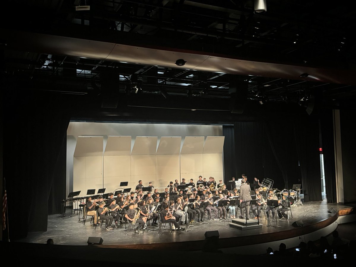 6th and 7th grade take the stage for the combined Hilltop and BMS Winter Concert <a href="/BeachwoodBison/">Beachwood Schools</a> 🎺🥁🎶🎵