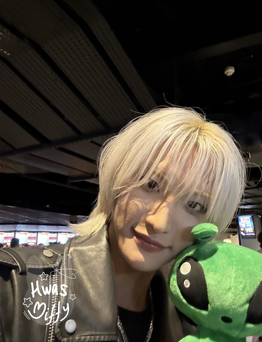 HwasMiffy's tweet photo. 250130 ATEEZ x IKEA alien 👽

#ATEEZinManchester #ATEEZinEurope #ATEEZ #TOWARD_THE_LIGHT_WILL_TO_POWER @ATEEZofficial #TOWARDS_THE_LIGHT https://t.co/tHfxd7C2E1