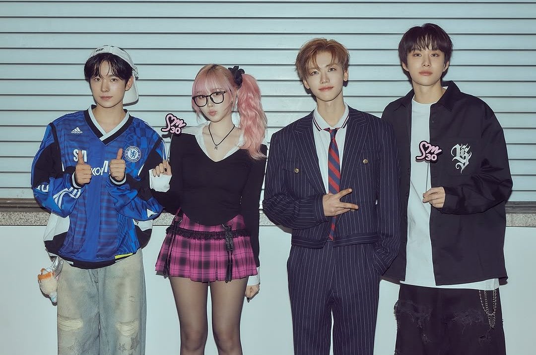 whoisbyo's tweet photo. according to giselle, this smtown group was “real-life manga boys and girls” https://t.co/W9uEaLzDKm
