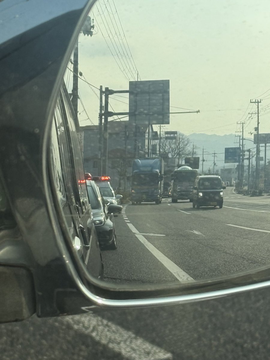 警察がたくさん。
なんかドキドキするw