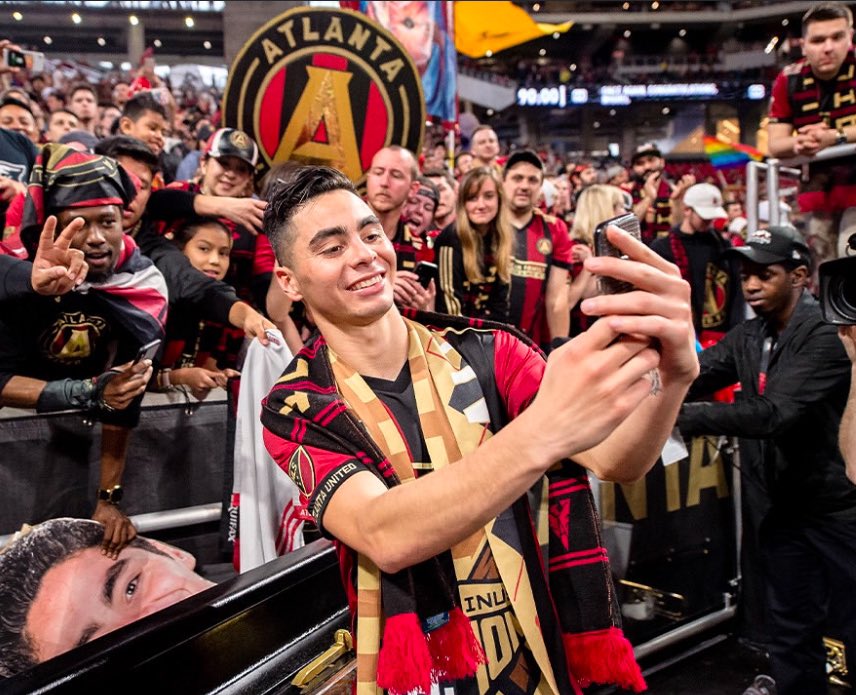 ¿En dónde están todos nuestros aficionados paraguayos? 🙋‍♀️🙋🇵🇾

📲 Únete al canal oficial de Atlanta United en WhatsApp, porque todos #SomosAtlanta: atlu.td/lIoQ50Q2bMb