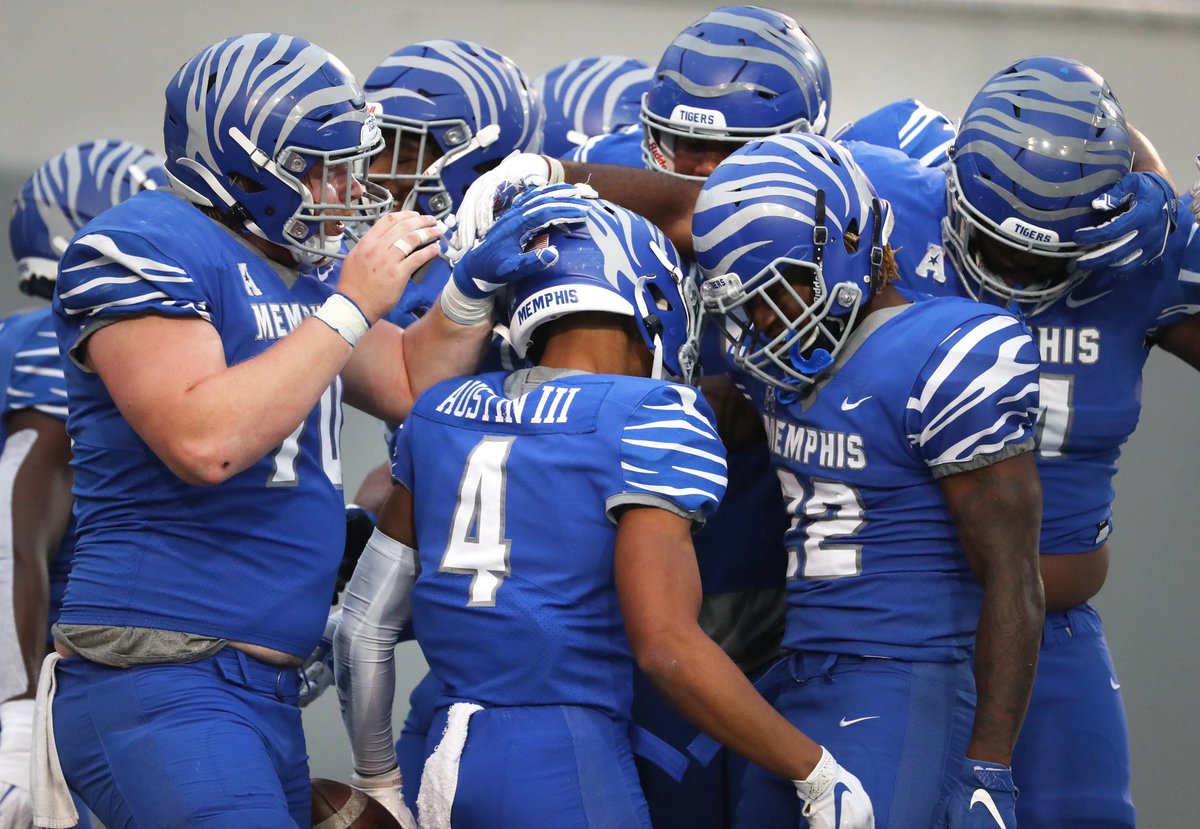 DaQuwanDunn's tweet image. #AGTG I'm blessed to receive my 16th offer from University of Memphis🔵⚪️
@RSilverfield
@CoachJayMitch
@tcramsey19
@CoachNine7
@B_Lew_95
@BERKNERFOOTBALL