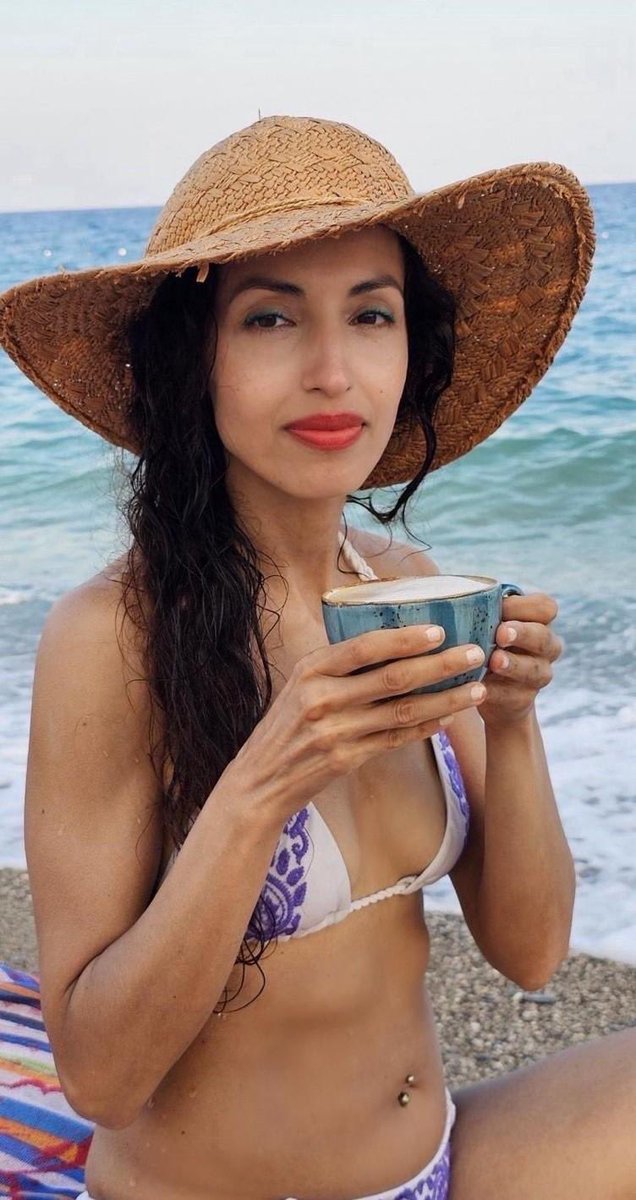 “𝓦𝓮 𝓪𝓻𝓮 𝓵𝓲𝓴𝓮 𝓲𝓼𝓵𝓪𝓷𝓭𝓼 𝓲𝓷 𝓽𝓱𝓮 𝓼𝓮𝓪, 𝓼𝓮𝓹𝓪𝓻𝓪𝓽𝓮 𝓸𝓷 𝓽𝓱𝓮 𝓼𝓾𝓻𝓯𝓪𝓬𝓮 𝓫𝓾𝓽 𝓬𝓸𝓷𝓷𝓮𝓬𝓽𝓮𝓭 𝓲𝓷 𝓽𝓱𝓮 𝓭𝓮𝓮𝓹.” - 𝓦𝓲𝓵𝓵𝓲𝓪𝓶 𝓙𝓪𝓶𝓮𝓼.

Photographed by the talented <a href="/SelmaMarset/">Selma Marset</a> 🎥