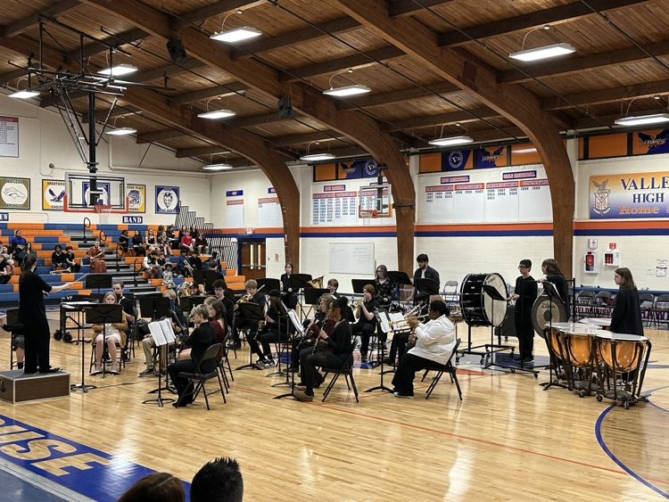 MrsSyron's tweet photo. The bands sounded amazing tonight! Way to go! #OneCampus https://t.co/HdIqdfkxCX