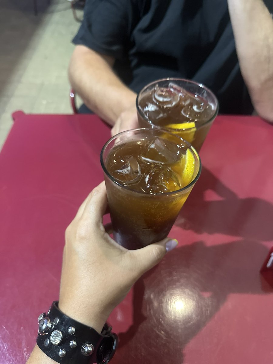 lutitravelguide's tweet photo. Planazo en el nuevo café &amp; bar de la ciudad: Veredita. El lugar es precioso Menú de panchitos &amp; drinks. Aguante La Plata &amp; su modo incansable de habitar las veredas. 

Mañana repite. Vayan temprano 🙏
📍10 y 40 https://t.co/C2KIrj9mkF
