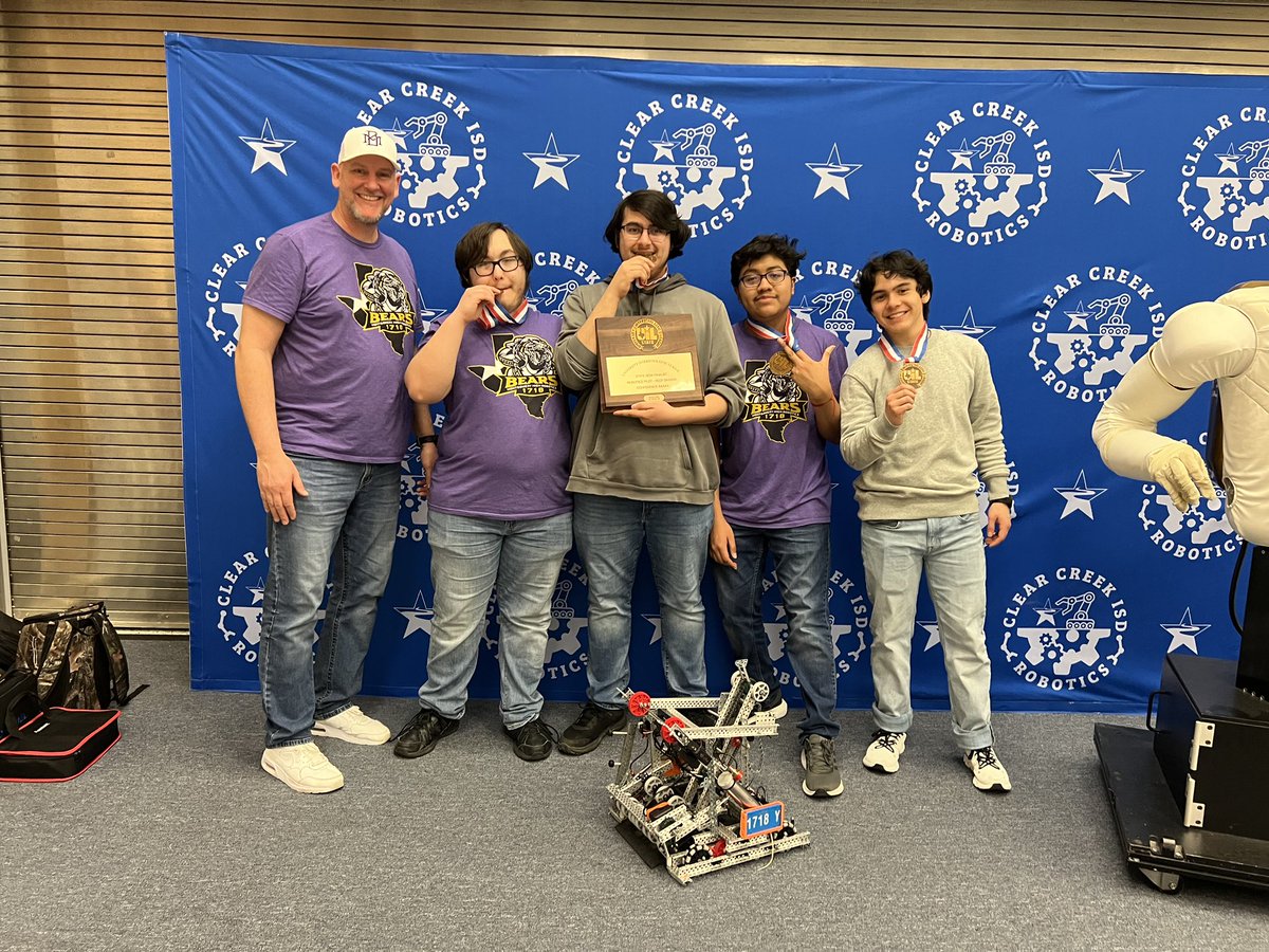 CoachMitchell08's tweet image. Shoutout to our MHS robotics teams that competed in the UIL State Championship today. Team 1718Y came home as State Semifinalists! @mhs_pltw @mhs_bears @MontgomeryISD