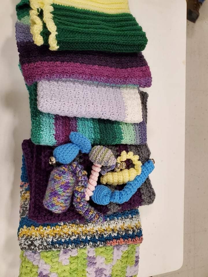 IBRescue's tweet photo. PURRfect your #knitting or #crochet skills by being an IBR volunteer #blanketfairy 
The many #tinybutmighty enjoy having a blanket when they go home.
Requested blanket size is 24x24"
 #kittens #ittakesavillage #gratitude  #KnittingCommunity #CraftForACause #CharityKnitting https://t.co/DpeKTH52aP