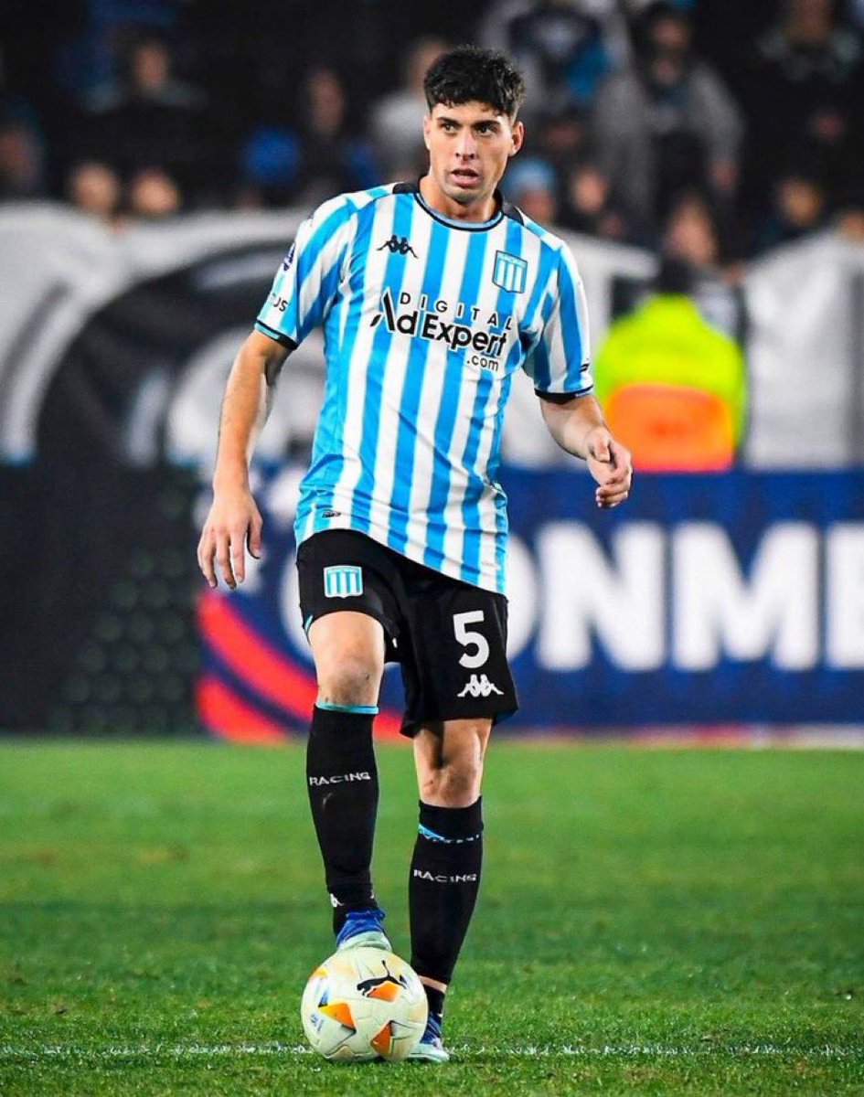 juampideluca_'s tweet photo. A cuidarlo. Juega al fútbol como pocos. https://t.co/LpKkw3OPRS