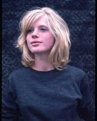 renerincon's tweet photo. QEPD Marianne Faithfull, la de As Tears Go By (que grabó con Jimmy Page), enamoró a Mick Jagger en una fiesta de los Rolling Stones y de ahí cautivó a todos, con su voz y su belleza, desde Alain Delon hasta David Bowie. Llevó la bandera de la mujer en la invasión británica https://t.co/7sNK7dSG8U