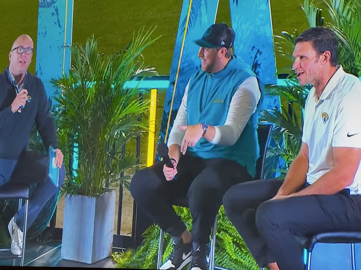 TRAVISty113's tweet image. @KySportsRadio @DrewFranklinKSR Liam during his meet and greet after Kentucky is mentioned #LsDown