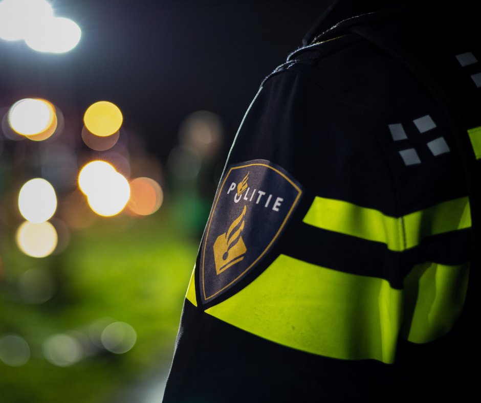 POL_Limburg's tweet image. Bij een eenzijdig ongeval op de N273 ter hoogte van #Heel is een motorrijder van de Politie Eenheid Limburg om het leven gekomen. politie.nl/nieuws/2025/ja…