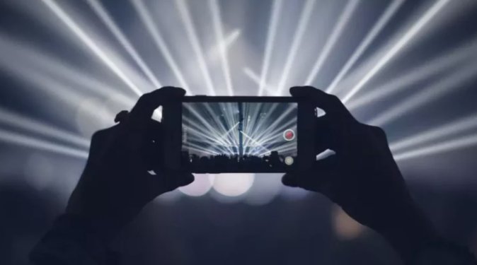 pemmz's tweet photo. Apa Iya Sinar Laser di Konser Bisa Merusak Sensor Kamera HP? Berikut Penjelasannya!

https://t.co/wQF6ghf9qg https://t.co/5FrGKfEOeg