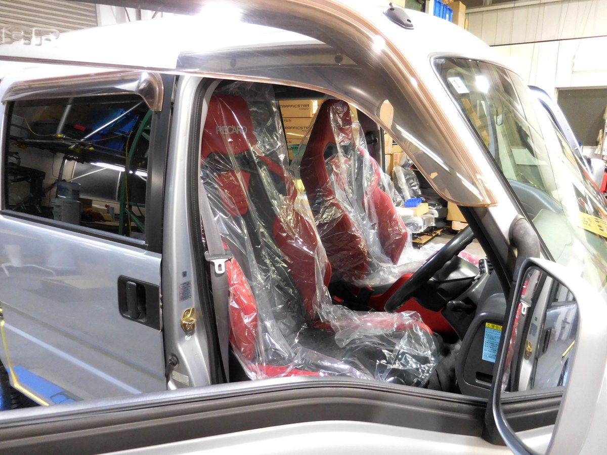 ProvaYokohama's tweet photo. #tw1 #samber #お預かり中 の #リクエスト販売車 、入荷待ちだった #レカロ #src SR-Cシートの取付です。車内が狭いので、別スイッチで手元で #シートヒーター を作動できるように。今しばらくお待ちください!ありがとうござます。#subaru #prova #microvan #軽バン #サンバー #recaro https://t.co/r3kAFjDSUu
