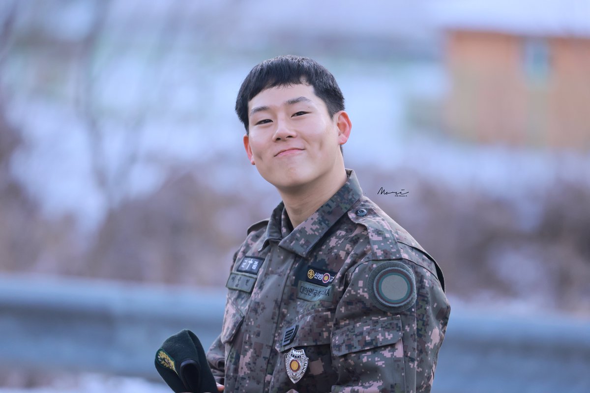 250123 주헌 전역식
️
웃는 주헌이 보고 모두 기 받아가세요~💛

#주헌 #JOOHONEY #몬스타엑스 #MONSTA_X