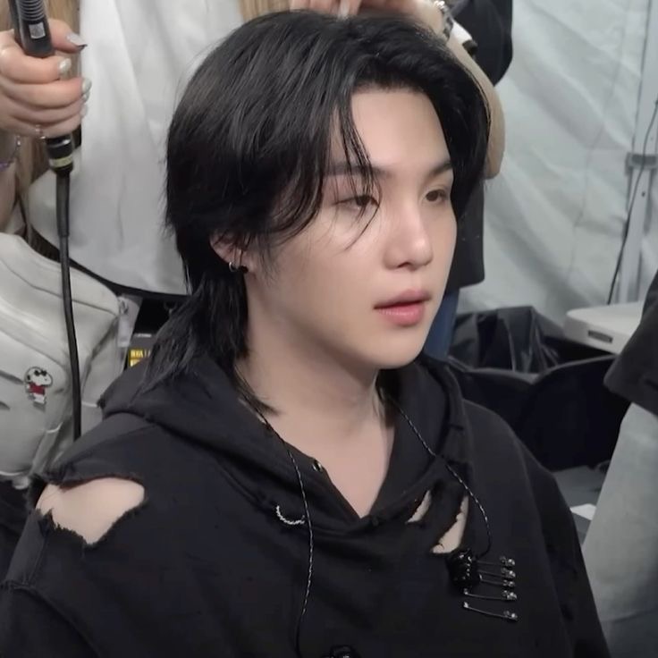 hourlyhyungline's tweet image. suga of the day