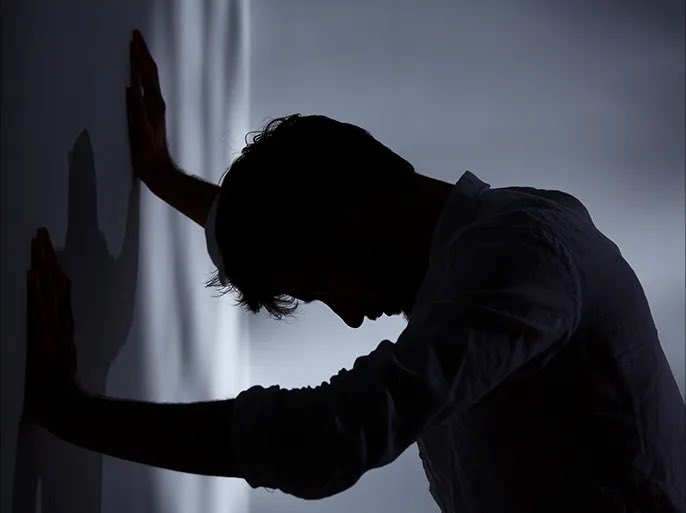 المرأة كوكب يستنير به الرجل❤️، ومن غيرها يبيت الرجل في الظلام🌒. "