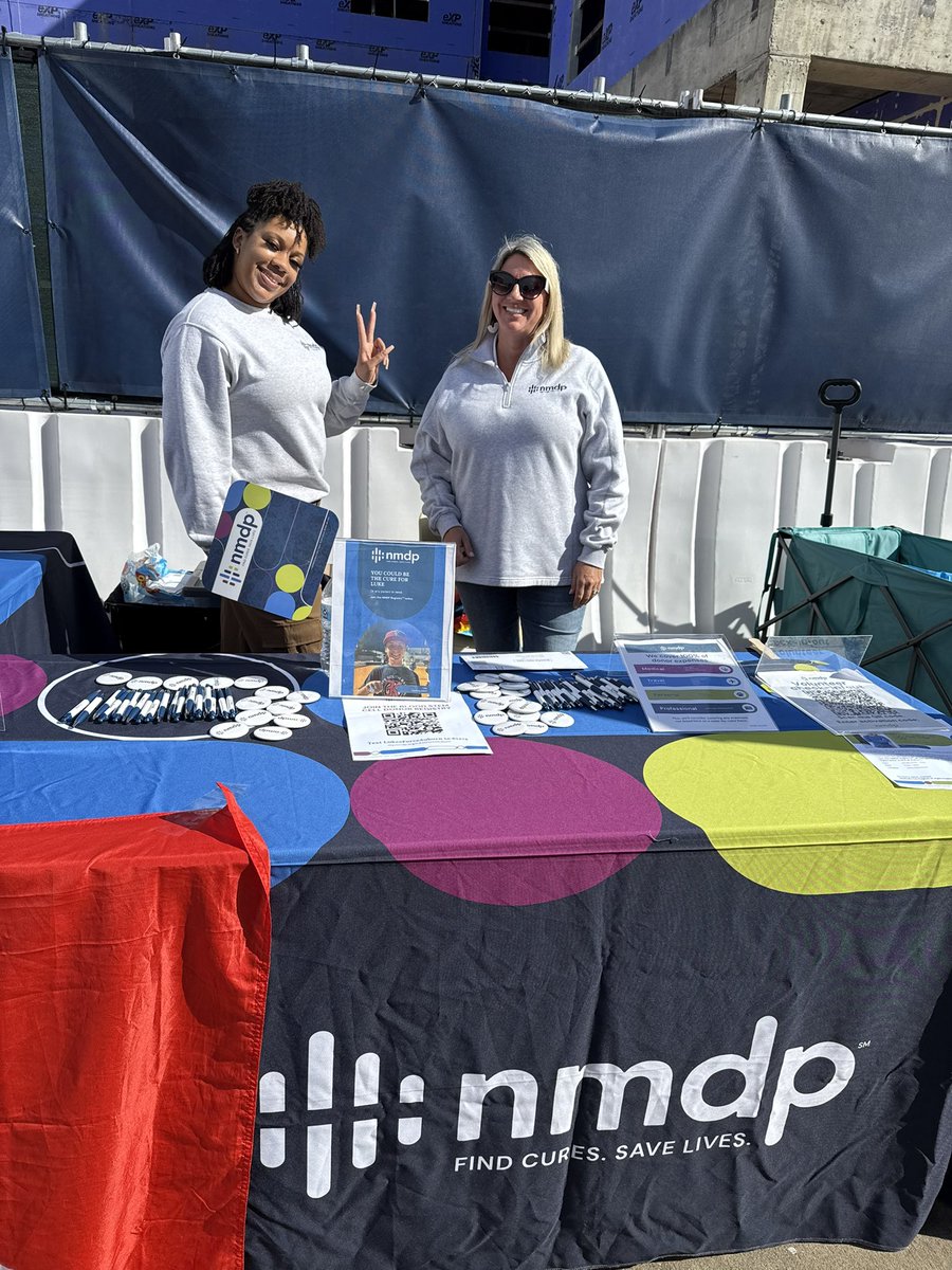 victory4v1's tweet photo. @nmdp_org representing at Auburn University this week.  Thanks to Delta Chi and Tri Delta for helping us register over 350 students!  War Eagle!! 🧡💙

Between 18-40?  Join the national registry and be someone’s life saver!  https://t.co/pi8SA6IVkp

@AuburnU @AuburnTigers https://t.co/jd2TowhgAj