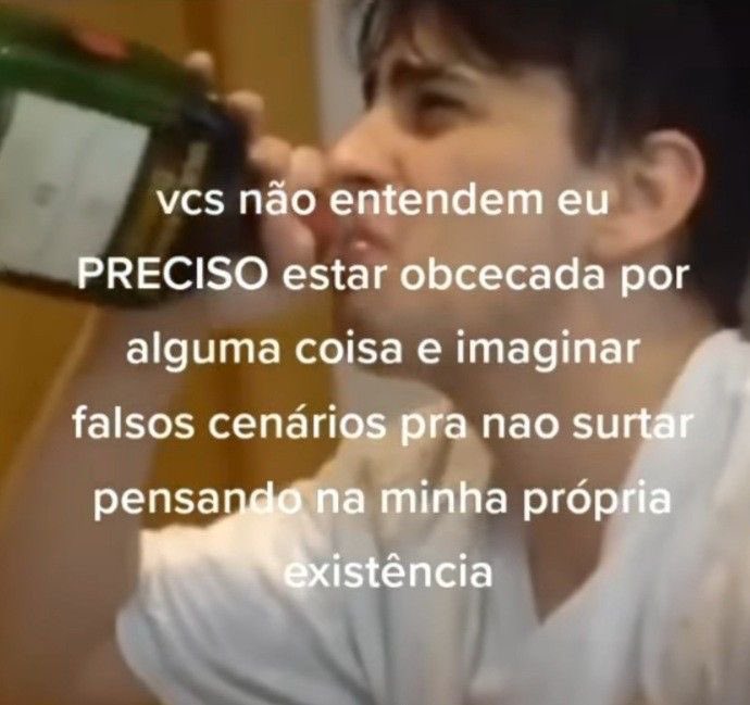 memes estranhos tweet media