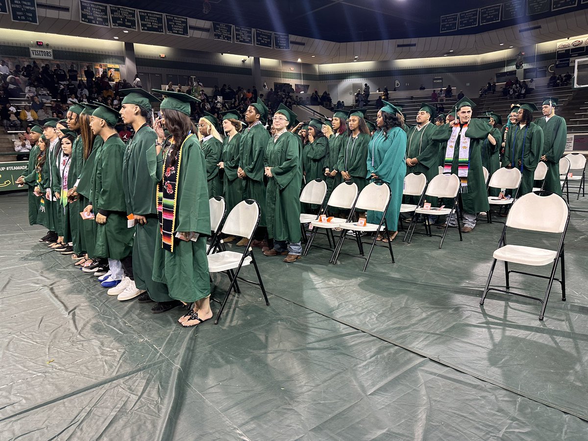 LongviewISD's tweet photo. Congratulations to the January graduates from Longview Early Graduation High School! We are so proud of you! #classof2025 #embracingtheall #longviewPROUD https://t.co/ax6XwzsD28