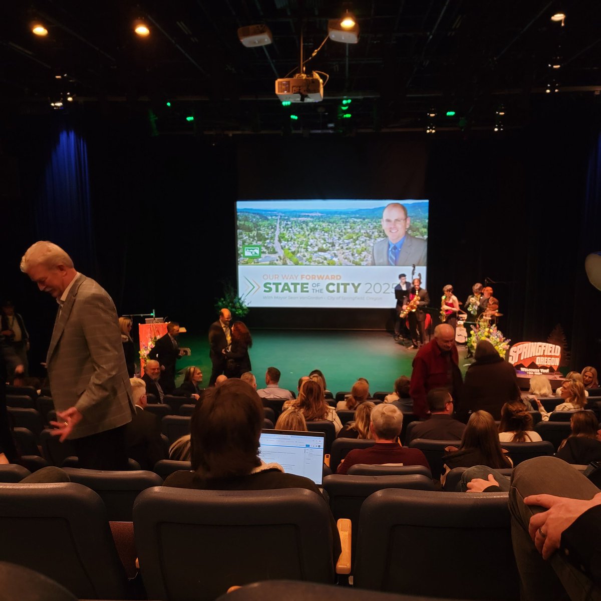 TakurConluTV's tweet photo. Awaiting the start of the City of Springfield's State of the City Address.

Begins in about 10 minutes. We'll have more on what Mayor Sean VanGordon and the Springfield City Council go over tonight at 11.

#LiveonKVAL #LiveonKMTR
@cityspfldoregon https://t.co/JBAzx6E3S7