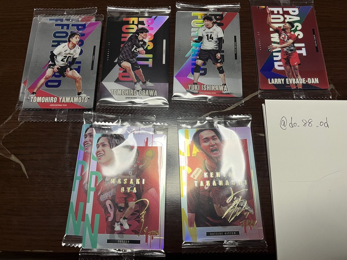 do_88_od's tweet photo. 【交換】JAPAN NATIONAL VOLLEYBALL TEAM ツインウエハース  男子バレー

【譲】画像1.2.3

【求】R小川＞R石川＞R西田＞定価+送料

📮郵送希望です。

レアリティなど難しいとは思いますが
ぜひお声掛けください！ https://t.co/8r9IVP9OTt