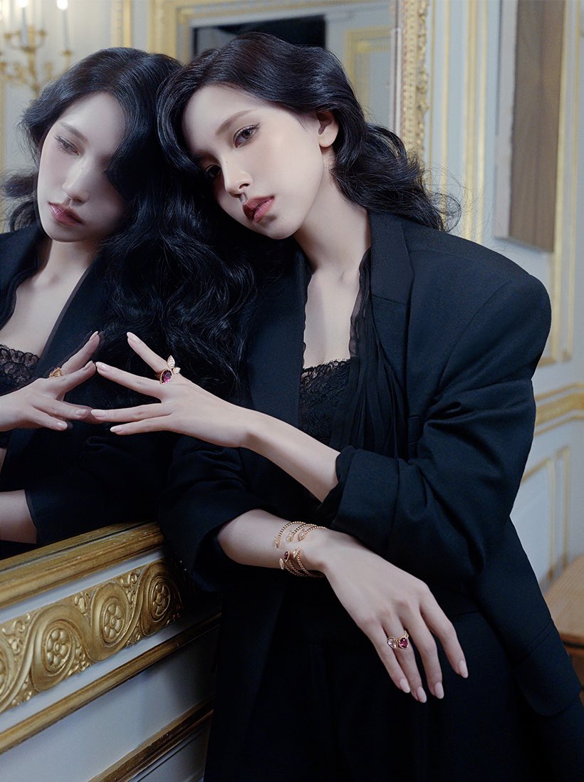 Myoi_skittles's tweet photo. VOGUE JAPAN 
MINA X BOUCHERON
#MINA #ミナ #미나 #TWICE https://t.co/Cw2rydn9u8