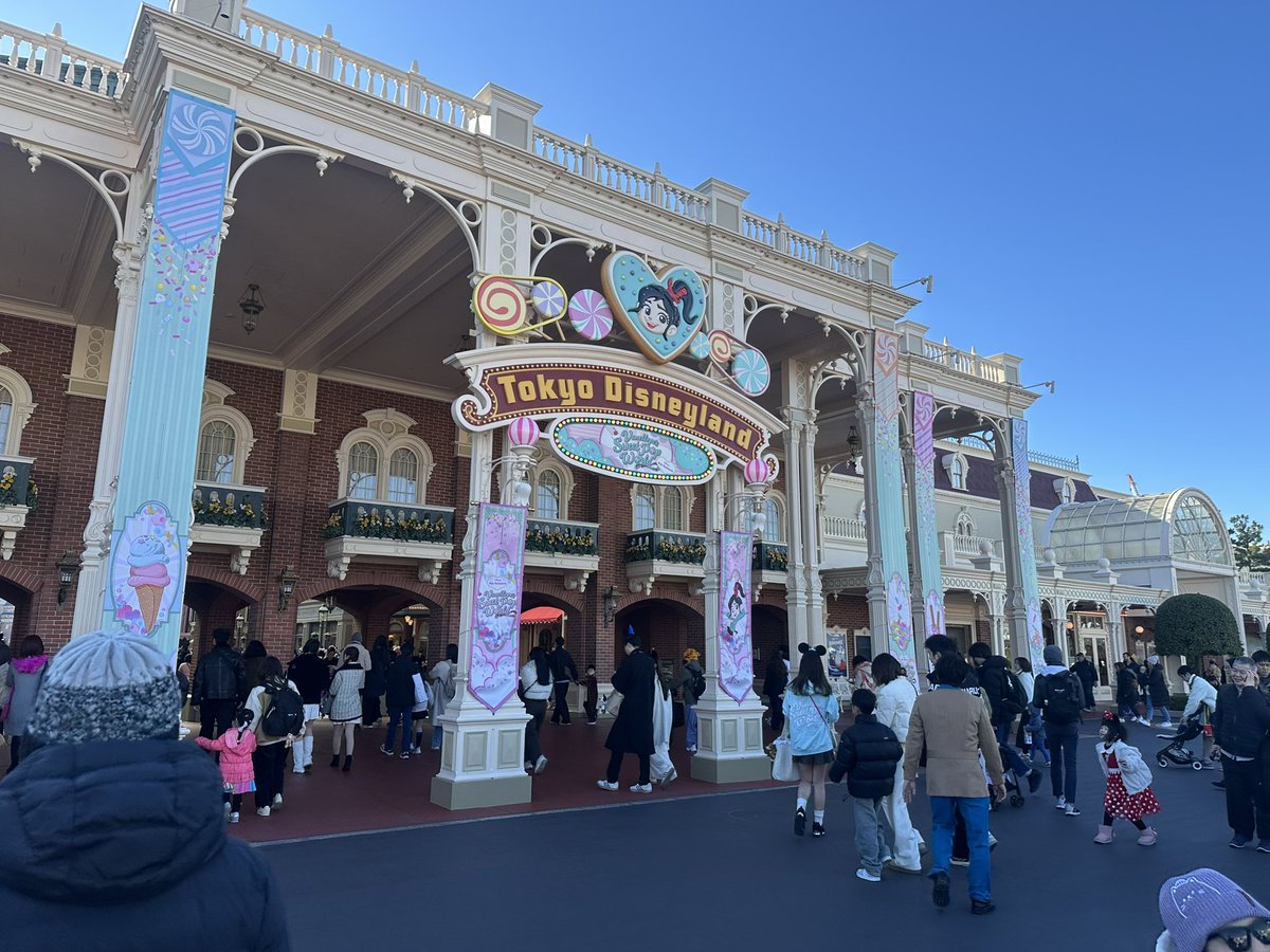 _akabuchi's tweet image. 2025年初ディズニーランド🏰
今年もよろしくー🌋🌏

#ディズニー