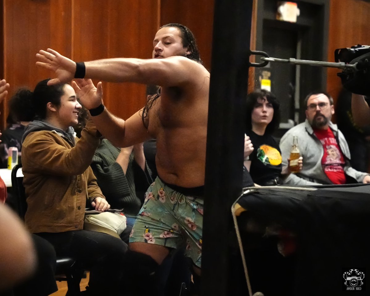 AmberNicoPhoto's tweet photo. CJ Cruzz vs. Lunk Bunkus at Rad Pro Rasslin’ in Worcester, MA #radpro #indiewrestling #wrestling #wrestler #professionalwrestling #digitalphotography #wrestlingfans #wrestlingphotography #wrestlingphotographer #sony #sonya9iii #boston #bodyslamnet #ambernicophoto #aew #wwe #ambernico