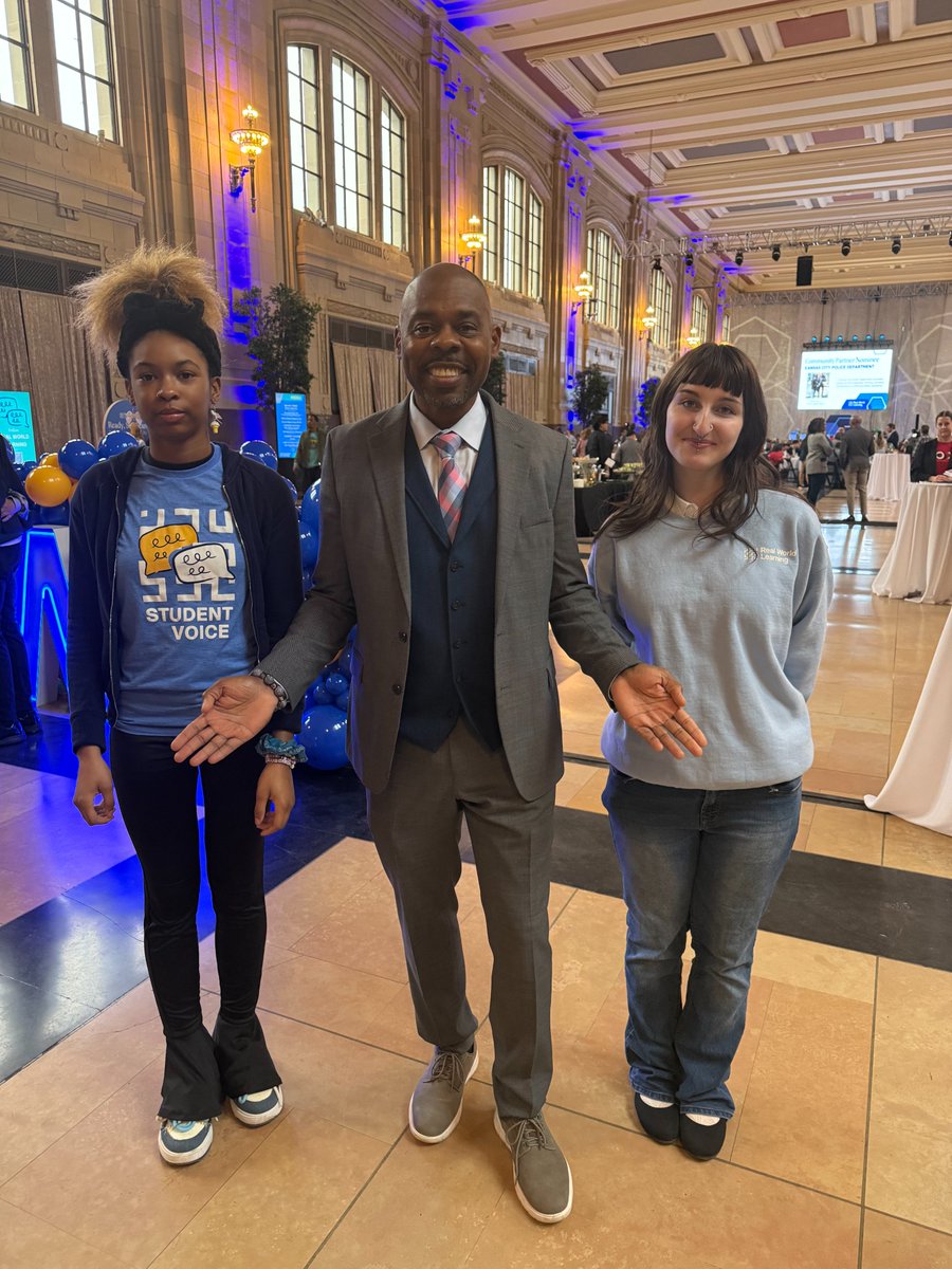 YAWOBENG443697's tweet photo. 🚍Today, we joined the @KauffmanFDN to "Get on the Bus" at their Partner Luncheon to celebrate the progress of #RealWorldLearning. It's great to support our RWL team. From KC metro student voices to recognizing educators &amp; businesses, the future is bright! 💡 #HMC1Relentless https://t.co/Zm66T571B0