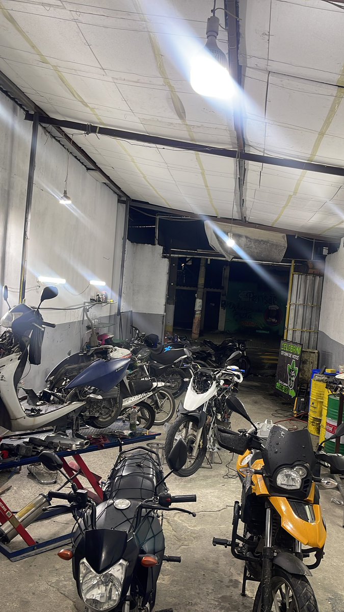 Eu tanto pedi caminho a Exu e ele me deu por isso hj sigo nesta caminhada fazendo a minha parte…. Fim de expediente