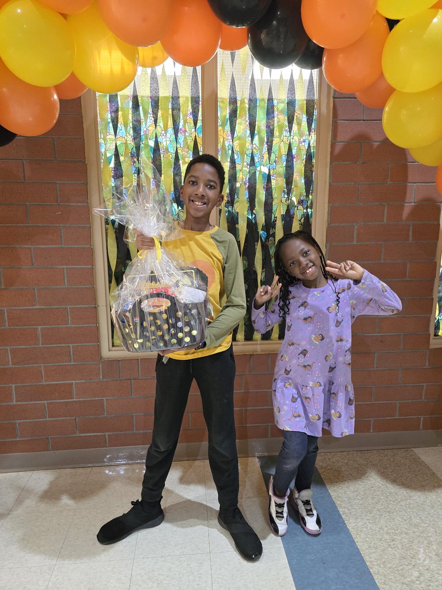 Another successful Literacy Night at Whispering Oak! 📚 Parents and teachers united for literacy and student success. #LiteracyNight #WhisperingOak"