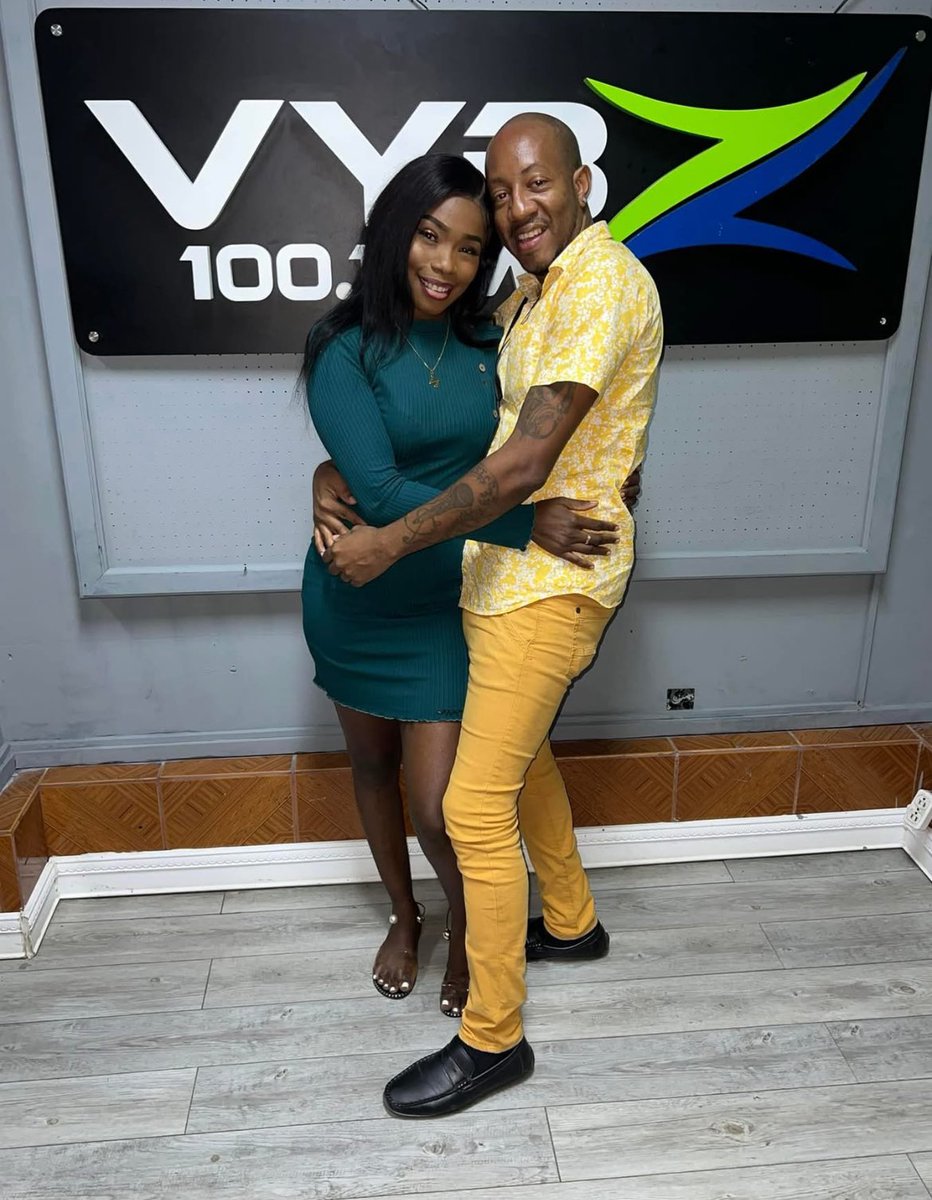 DjGarwin's tweet photo. Vybz 100.1fm big up nest &amp; Trevon https://t.co/JBkvFaDv08