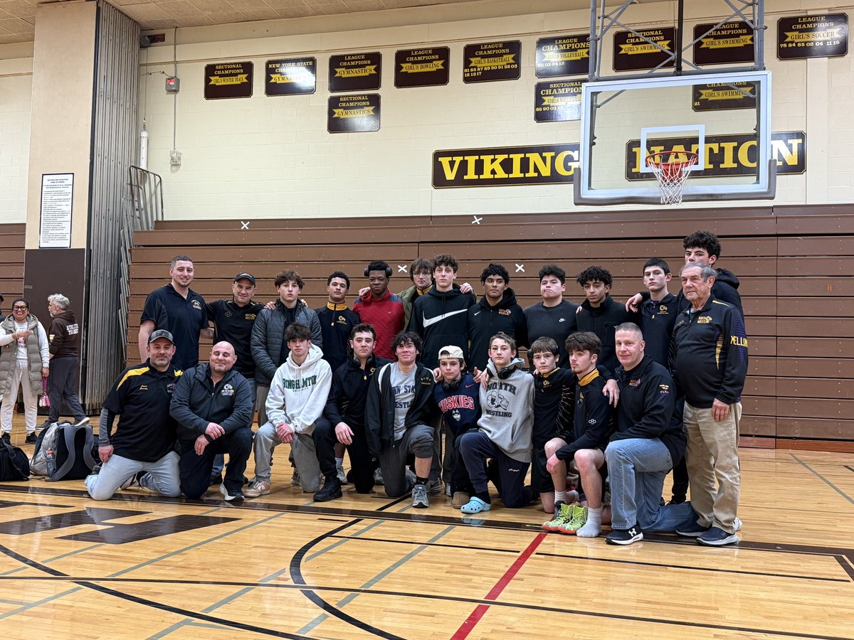 cnramswrestling's tweet image. @CHSNAthletics RAMS WRESTLING DEFEATS SOUTH 43-28! WITH THIS VICTORY, NORTH EARNS A SHARE OF THE LEAGUE TITLE. THE RAMS FINISH THE SEASON AT 20-6 SETTING THE SCHOOL RECORD FOR MOST DUAL WINS IN A SEASON.