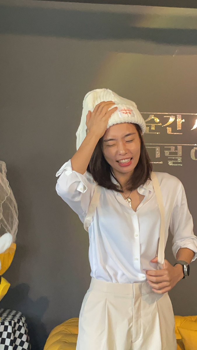 OMG 춤 춰달라고 한건데 그냥 머리아픔이가 됨
이게 이현선이야